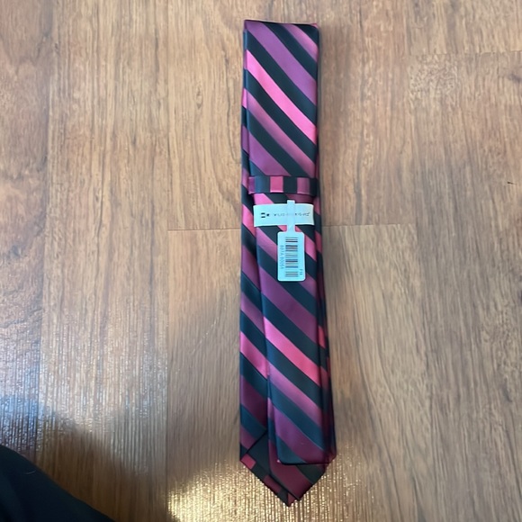 NWT - Mens Tie - Picture 2 of 4